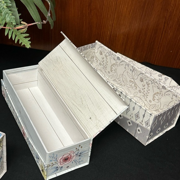 3 Decorative Storage magnetic flip boxes - Picture 13 of 16